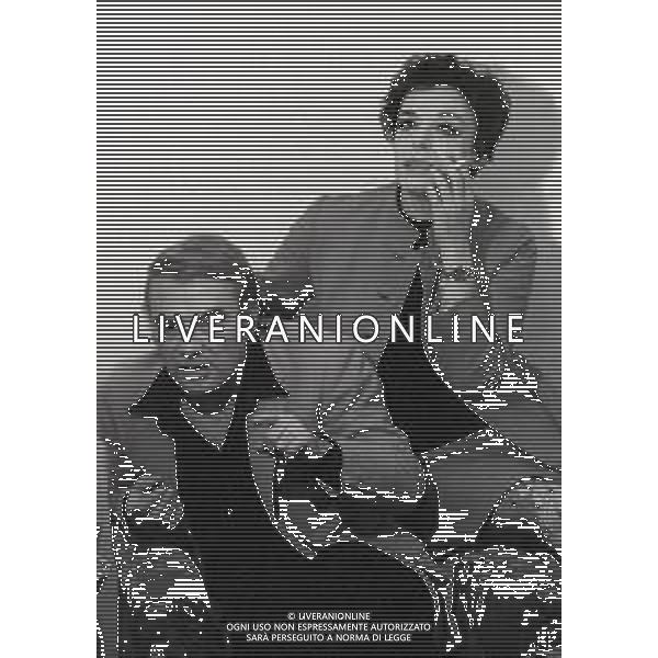 RETROSPETTIVA GIORGIO ALBERTAZZI ATTORE NELLA FOTO GIORGIO ALBERTAZZI CON ANNA PROCLEMER NELL\'ANNO 1967 A MILANO AG ALDO LIVERANI SAS    