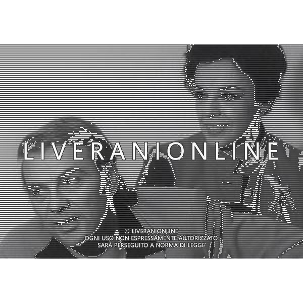 RETROSPETTIVA GIORGIO ALBERTAZZI ATTORE NELLA FOTO GIORGIO ALBERTAZZI CON ANNA PROCLEMER NELL\'ANNO 1967 A MILANO AG ALDO LIVERANI SAS    