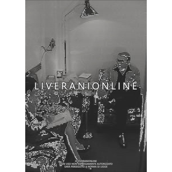 RETROSPETTIVA GIORGIO ALBERTAZZI ATTORE NELLA FOTO GIORGIO ALBERTAZZI NELL\'ANNO 1967 A MILANO AG ALDO LIVERANI SAS   
