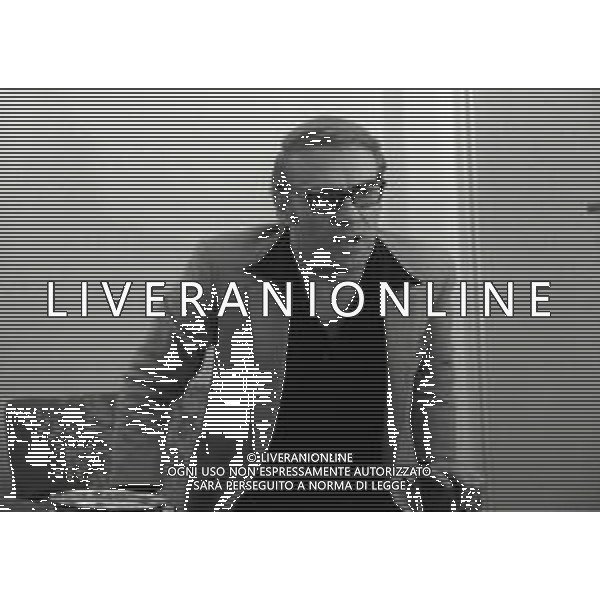 RETROSPETTIVA GIORGIO ALBERTAZZI ATTORE NELLA FOTO GIORGIO ALBERTAZZI NELL\'ANNO 1967 A MILANO AG ALDO LIVERANI SAS   