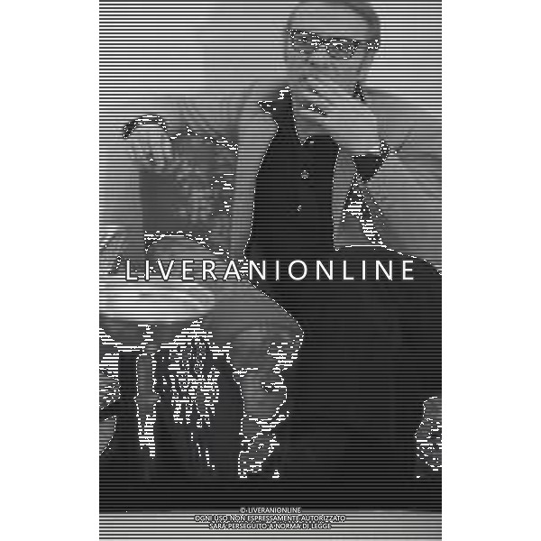 RETROSPETTIVA GIORGIO ALBERTAZZI ATTORE NELLA FOTO GIORGIO ALBERTAZZI NELL\'ANNO 1967 A MILANO AG ALDO LIVERANI SAS   