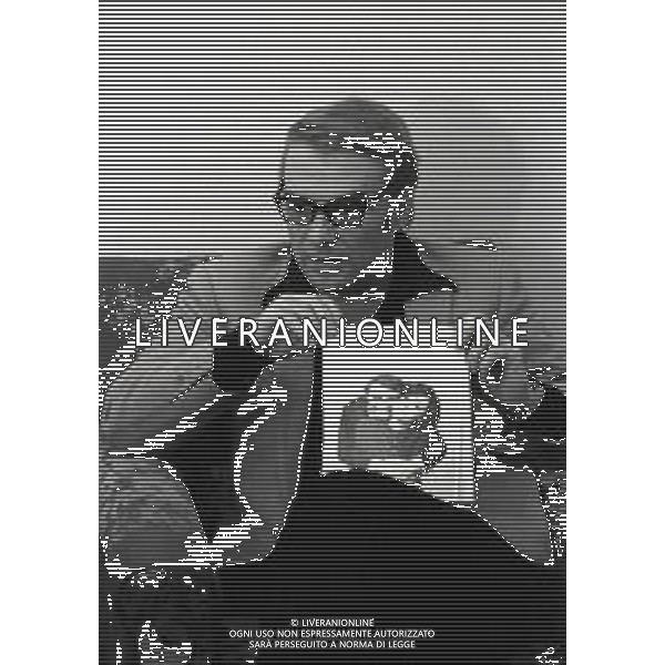 RETROSPETTIVA GIORGIO ALBERTAZZI ATTORE NELLA FOTO GIORGIO ALBERTAZZI NELL\'ANNO 1967 A MILANO AG ALDO LIVERANI SAS   