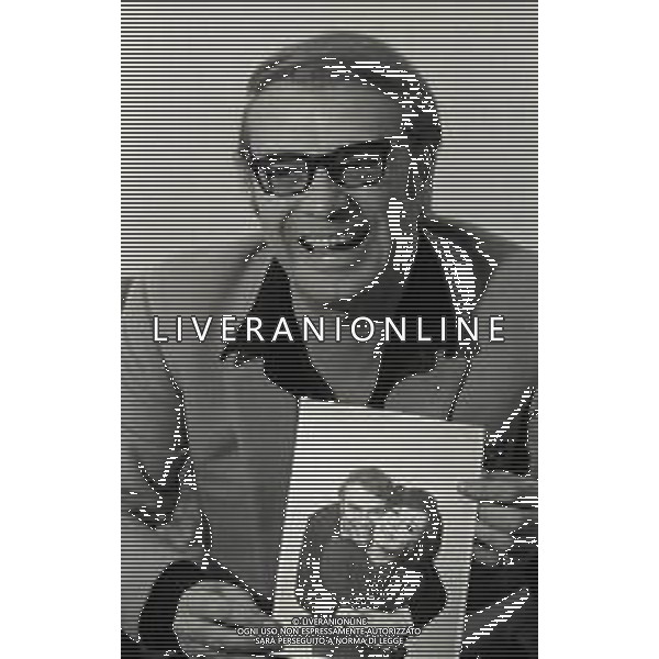 RETROSPETTIVA GIORGIO ALBERTAZZI ATTORE NELLA FOTO GIORGIO ALBERTAZZI NELL\'ANNO 1967 A MILANO AG ALDO LIVERANI SAS   
