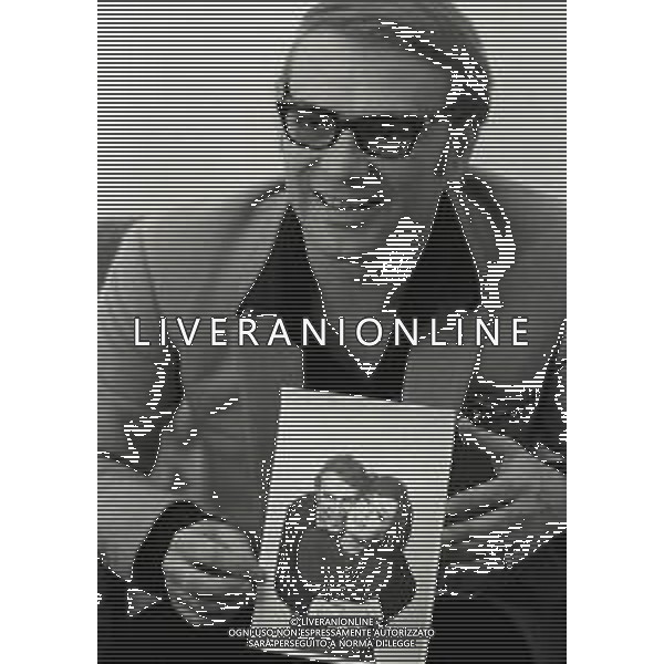 RETROSPETTIVA GIORGIO ALBERTAZZI ATTORE NELLA FOTO GIORGIO ALBERTAZZI NELL\'ANNO 1967 A MILANO AG ALDO LIVERANI SAS   