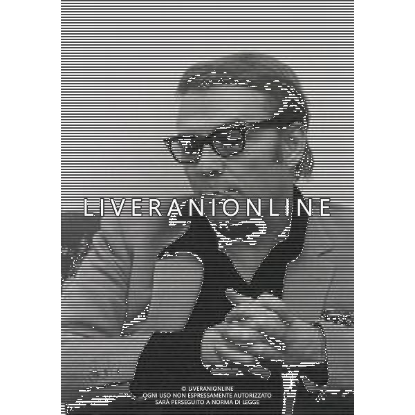 RETROSPETTIVA GIORGIO ALBERTAZZI ATTORE NELLA FOTO GIORGIO ALBERTAZZI NELL\'ANNO 1967 A MILANO AG ALDO LIVERANI SAS   