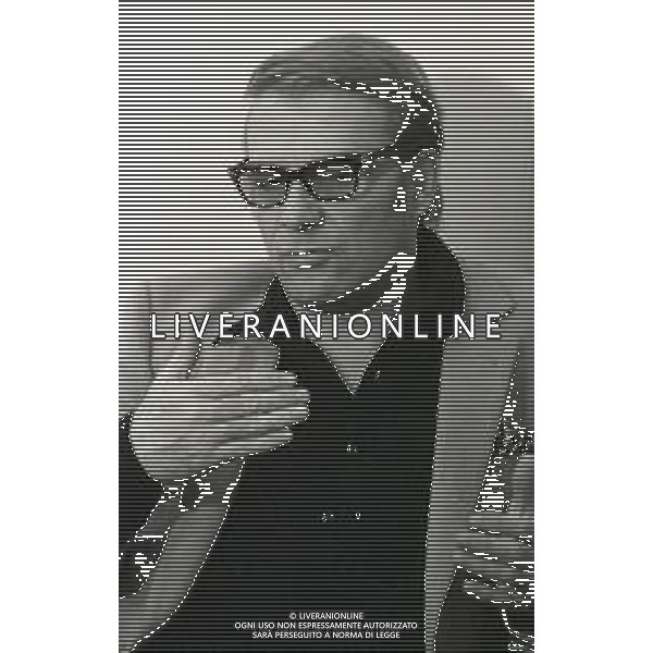 RETROSPETTIVA GIORGIO ALBERTAZZI ATTORE NELLA FOTO GIORGIO ALBERTAZZI NELL\'ANNO 1967 A MILANO AG ALDO LIVERANI SAS   