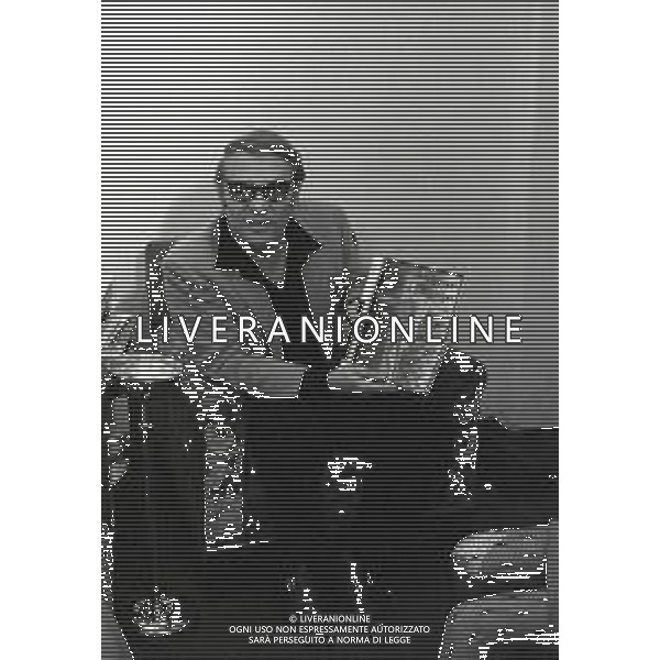 RETROSPETTIVA GIORGIO ALBERTAZZI ATTORE NELLA FOTO GIORGIO ALBERTAZZI NELL\'ANNO 1967 A MILANO AG ALDO LIVERANI SAS   