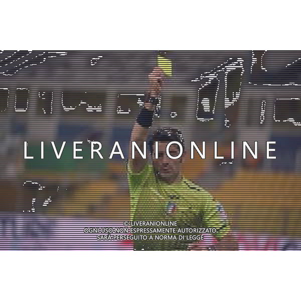 PARMA - MILAN CAMPIONATO CALCIO SERIE A TIM 10.04.2021 NELLA FOTO L\'ARBITRO FABIO MARESCA CON IL CARTELLINO GIALLO IN MANO ©SANTANDREA / AGENZIA ALDO LIVERANI SAS