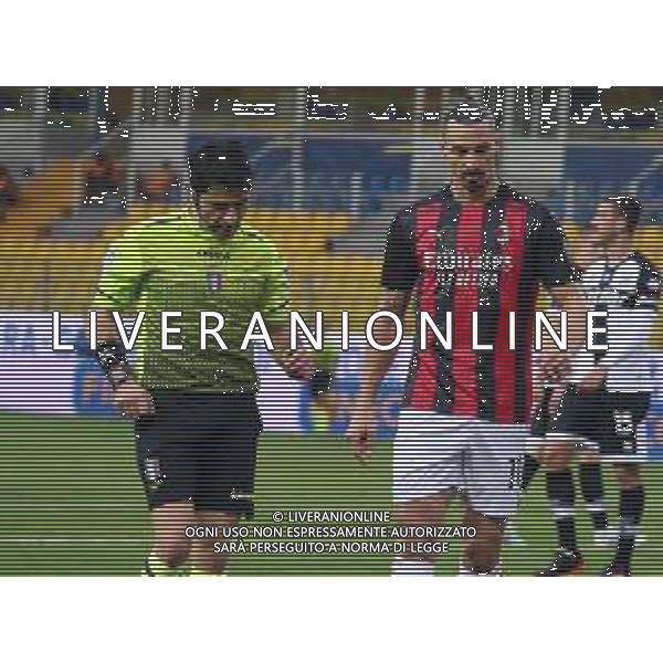 PARMA - MILAN CAMPIONATO CALCIO SERIE A TIM 10.04.2021 NELLA FOTO L\'ARBITRO FABIO MARESCA CON ZLATAN IBRAHIMOVIC ©SANTANDREA / AGENZIA ALDO LIVERANI SAS