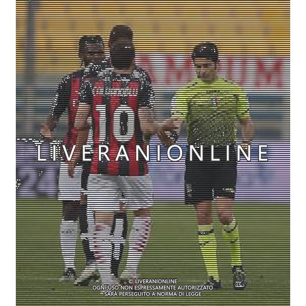 PARMA - MILAN CAMPIONATO CALCIO SERIE A TIM 10.04.2021 NELLA FOTO L\'ARBITRO FABIO MARESCA CON HAKAN CALHANOGLU ©SANTANDREA / AGENZIA ALDO LIVERANI SAS