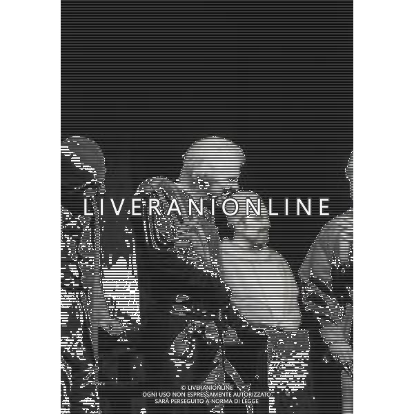 RETROSPETTIVA GIORGIO ALBERTAZZI ATTORE NELLA FOTO GIORGIO ALBERTAZZI NELL\'ANNO 1984 A MILANO PRESENTAZIONE DELLA COMMEDIA TEATRALE “RICCARDO III “ AG ALDO LIVERANI SAS