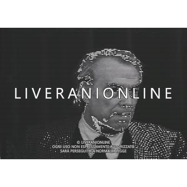 RETROSPETTIVA GIORGIO ALBERTAZZI ATTORE NELLA FOTO GIORGIO ALBERTAZZI NELL\'ANNO 1984 A MILANO PRESENTAZIONE DELLA COMMEDIA TEATRALE “RICCARDO III “ AG ALDO LIVERANI SAS
