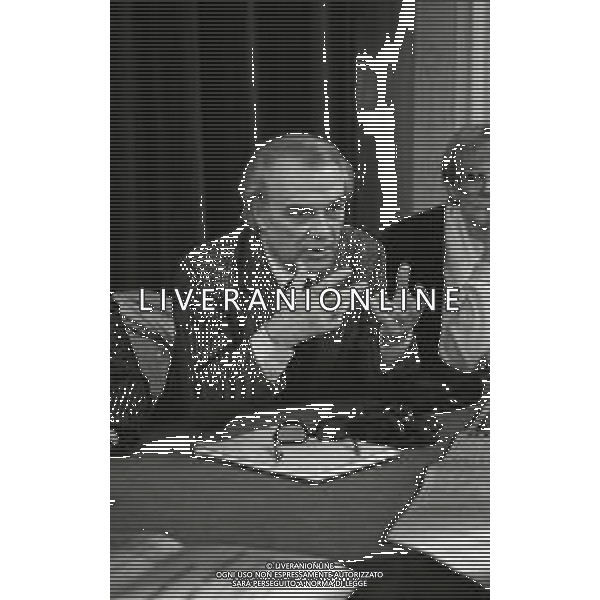 RETROSPETTIVA GIORGIO ALBERTAZZI ATTORE NELLA FOTO GIORGIO ALBERTAZZI NELL\'ANNO 1984 A MILANO PRESENTAZIONE DELLA COMMEDIA TEATRALE “RICCARDO III “ AG ALDO LIVERANI SAS