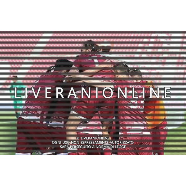REGGINA - VICENZA CAMPIONATO CALCIO SERIE BKT 11.04.2021 NELLA FOTO ESULTANZA DOPO IL GOL DI GERMAN DENIS (REGGINA) - ABBRACCIO ©GAREFFA / AGENZIA ALDO LIVERANI SAS