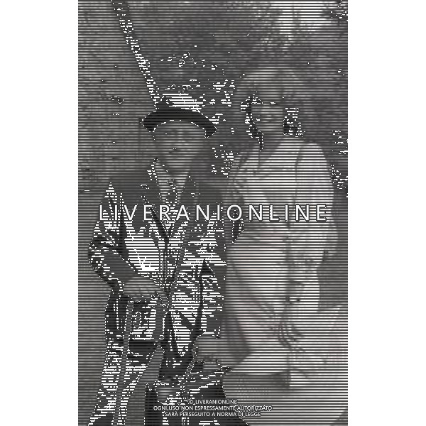 RETROSPETTIVA CARLO DELLE PIANE ATTORE NELLA FOTO CARLO DELLE PIANE CON TIZIANA PINI A PORRETTA TERME NEL FILM“UNA GITA SCOLASTICA“ NELL\'ANNO 1983 AG ALDO LIVERANI SAS