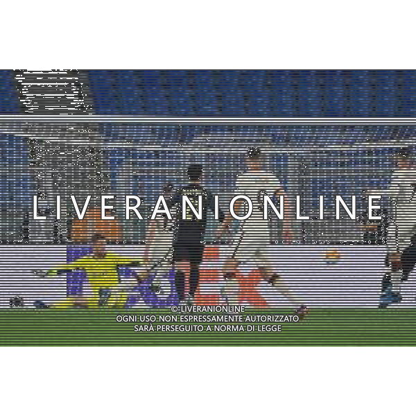 Corradettia/LMedia - AS Roma vs AFC Ajax - football Europa League match 2020/2021 15 April 2021 - Stadio Olimpico, rome, Italy Photo showing: Jordan Veretout of AS Roma goal disallowed seen in action @Corradettia/LMedia/ AGENZIA ALDO LIVERANI SAS