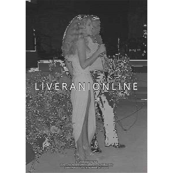RETROSPETTIVA SYDNE ROME ATTRICE NELLA FOTO SYDNE ROME CON PINO CARUSO A TAORMINA NELL\'ANNO 1979 AG ALDO LIVERANI SAS