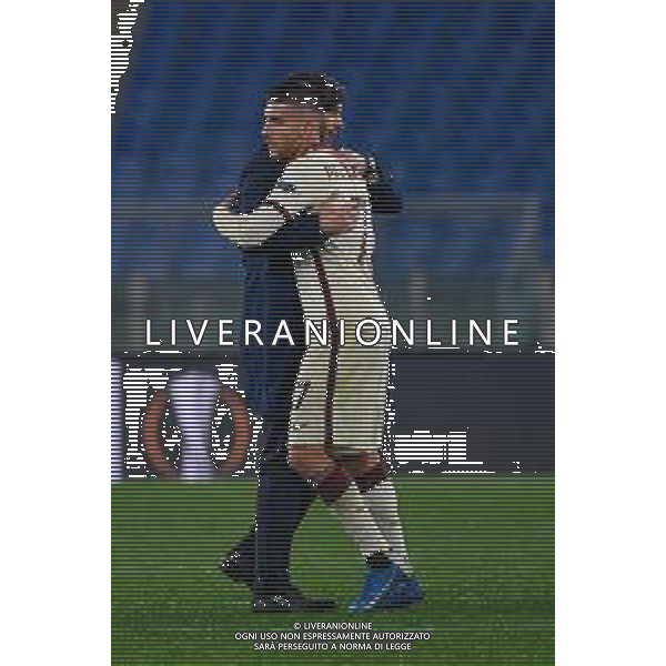 Corradettia/LMedia - AS Roma vs AFC Ajax - football Europa League match 2020/2021 15 April 2021 - Stadio Olimpico, rome, Italy Photo showing: Lorenzo Pellegrini of AS Roma and Paulo Fonseca coach of AS Roma seen in action @Corradettia/LMedia/ AGENZIA ALDO LIVERANI SAS