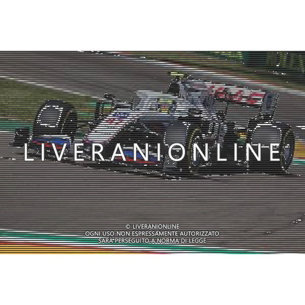 Mick Schumacher (GER), Haas F1 Team 16.04.2021. Formula 1 World Championship, Rd 2, Emilia Romagna Grand Prix, Imola, Italy, Practice Day. - www.xpbimages.com, EMail: requests@xpbimages.com © Copyright: Charniaux / XPB Images/ AGENZIA ALDO LIVERANI SAS - ITALY ONLY EDITORIAL USE ONLY - Prove Libere