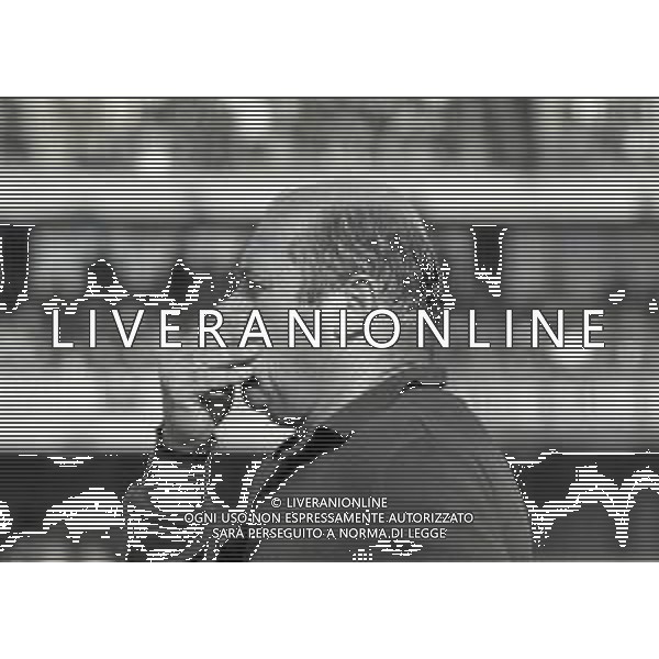 RETROSPETTIVA LAURO TONEATTO ALLENATORE CALCIO NELLA FOTO LAURO TONEATTO ALLENATORE PISTOIESE NELL\'ANNO 1981-1982 AG ALDO LIVERANI SAS