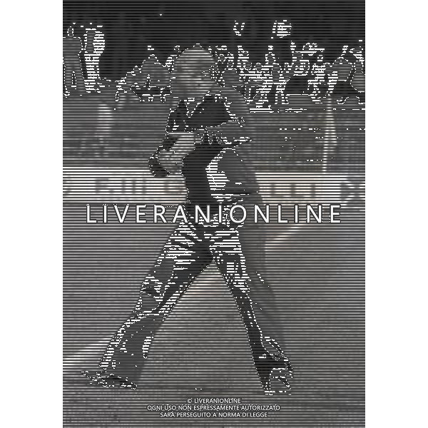 RETROSPETTIVA LAURO TONEATTO ALLENATORE CALCIO NELLA FOTO LAURO TONEATTO ALLENATORE PISTOIESE NELL\'ANNO 1981-1982 AG ALDO LIVERANI SAS
