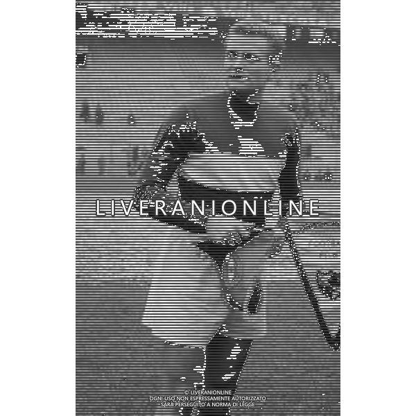 NAZIONALE ITALIANA CALCIO 1957/1958 - RETROSPETTIVA NELLA FOTO GIAMPIERO BONIPERTI CALCIATORE FOTO CARLO LORENZINI-AGENZIA ALDO LIVERANI SAS