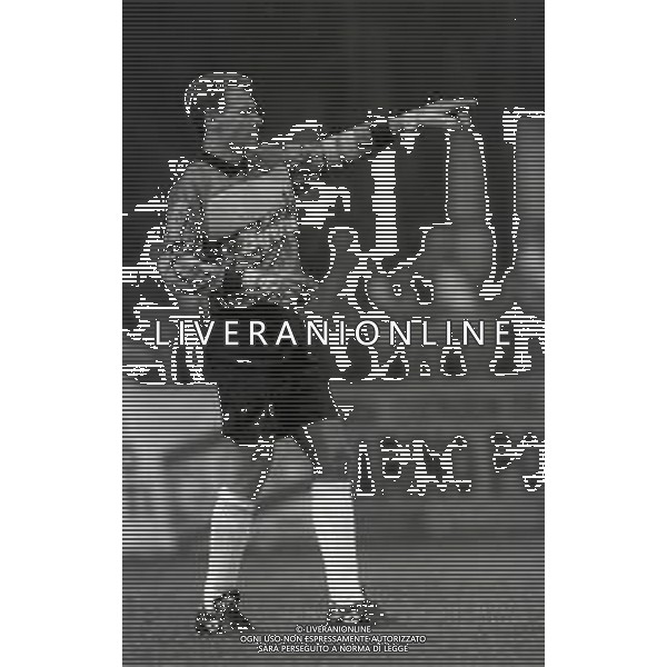 RETROSPETTIVA LUCA MARCHEGIANI CALCIATORE NELLA FOTO LUCA MARCHEGIANI CON LA MAGLIA DEL TORINO CALCIO NELL\'ANNO 1992-1993 AG ALDO LIVERANI SAS