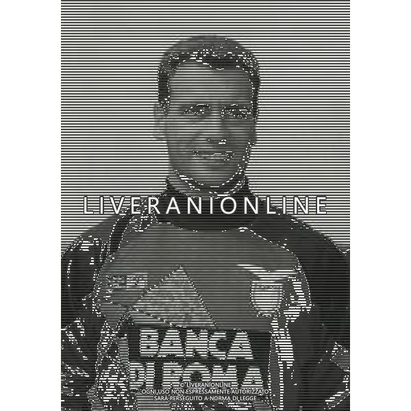 RETROSPETTIVA LUCA MARCHEGIANI CALCIATORE NELLA FOTO LUCA MARCHEGIANI CON LA MAGLIA DELLA LAZIO CALCIO NELL\'ANNO 1993-1994 AG ALDO LIVERANI SAS