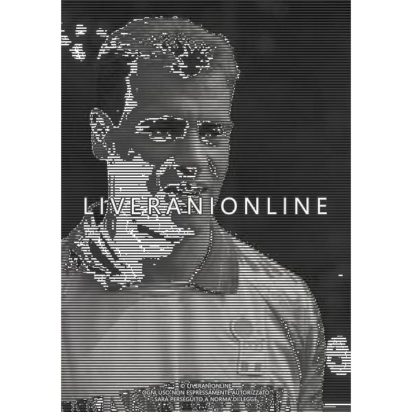 RETROSPETTIVA LUCA MARCHEGIANI CALCIATORE NELLA FOTO LUCA MARCHEGIANI CON LA MAGLIA DELLA NAZIONALE ITALIANA NELL\'ANNO 1993-1994 AG ALDO LIVERANI SAS