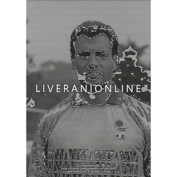 RETROSPETTIVA LUCA MARCHEGIANI CALCIATORE NELLA FOTO LUCA MARCHEGIANI CON LA MAGLIA DELLA NAZIONALE ITALIANA NELL\'ANNO 1993-1994 AG ALDO LIVERANI SAS
