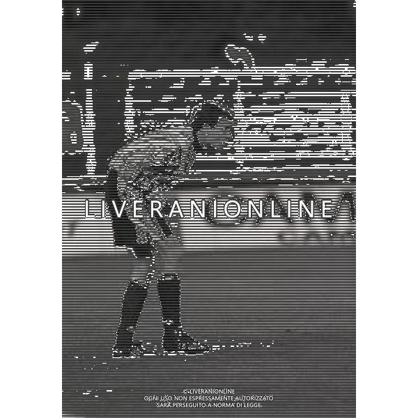 RETROSPETTIVA LUCA MARCHEGIANI CALCIATORE NELLA FOTO LUCA MARCHEGIANI CON LA MAGLIA DELLA LAZIO CALCIO NELL\'ANNO 1994-1995 AG ALDO LIVERANI SAS 