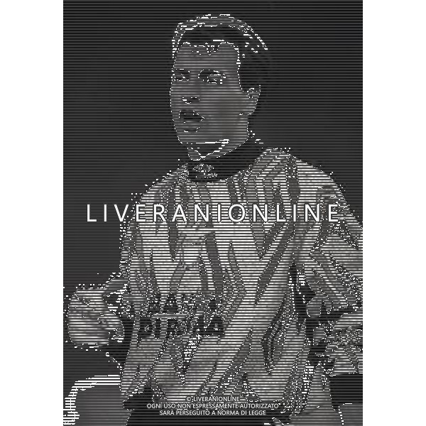 RETROSPETTIVA LUCA MARCHEGIANI CALCIATORE NELLA FOTO LUCA MARCHEGIANI CON LA MAGLIA DELLA LAZIO CALCIO NELL\'ANNO 1994-1995 AG ALDO LIVERANI SAS 
