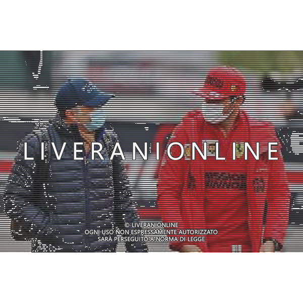 (L to R): Jost Capito (GER) Williams Racing Chief Executive Officer with Carlos Sainz Jr (ESP) Ferrari. 17.04.2021. Formula 1 World Championship, Rd 2, Emilia Romagna Grand Prix, Imola, Italy, Qualifying Day. - www.xpbimages.com, EMail: requests@xpbimages.com © Copyright: Moy / XPB Images/ AGENZIA ALDO LIVERANI SAS - ITALY ONLY EDITORIAL USE ONLY