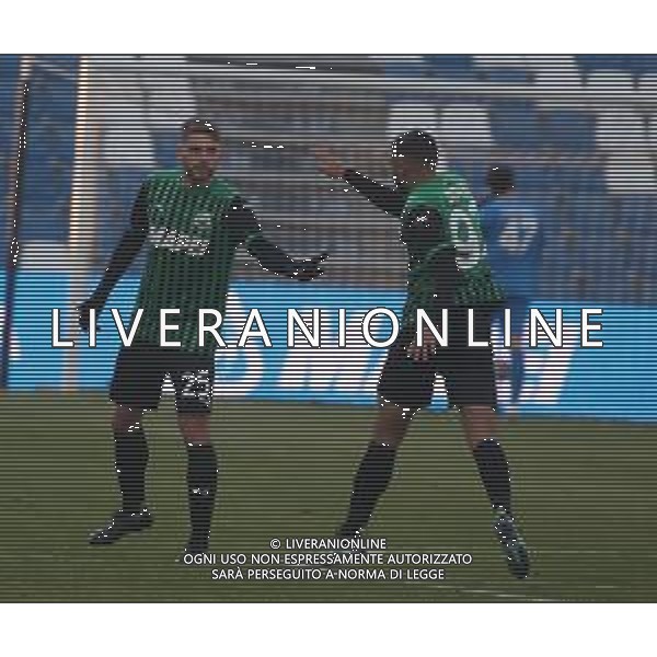 SASSUOLO - FIORENTINA CAMPIONATO CALCIO SERIE A TIM 17.04.2021 NELLA FOTO ESULTANZA DOPO IL PRIMO GOL SU RIGORE DI DOMENICO BERARDI CON GREGOIRE DEFREL ©SANTANDREA/ AGENZIA ALDO LIVERANI SAS