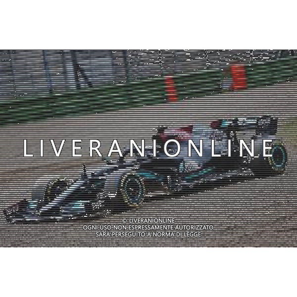 Lewis Hamilton (GBR) Mercedes AMG F1 W12 reverses back on to the circuit after going off at Tosa. 18.04.2021. Formula 1 World Championship, Rd 2, Emilia Romagna Grand Prix, Imola, Italy, Race Day. - www.xpbimages.com, EMail: requests@xpbimages.com © Copyright: Batchelor / XPB Images / AGENZIA ALDO LIVERANI SAS - ITALY ONLY EDITORIAL USE ONLY