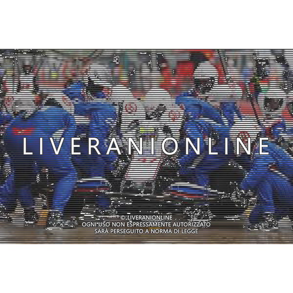 Mick Schumacher (GER) Haas VF-21 makes a pit stop. 18.04.2021. Formula 1 World Championship, Rd 2, Emilia Romagna Grand Prix, Imola, Italy, Race Day. - www.xpbimages.com, EMail: requests@xpbimages.com © Copyright: Bearne / XPB Images / AGENZIA ALDO LIVERANI SAS - ITALY ONLY EDITORIAL USE ONLY
