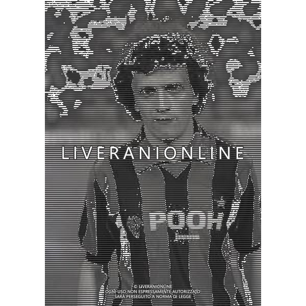 RETROSPETTIVA ALBERTO CAMBIAGHI CALCIATORE NELLA FOTO ALBERTO CAMIAGHI CON LA MAGLIA DEL MILAN NELL\'ANNO 1981-1982 AG ALDO LIVERANI SAS