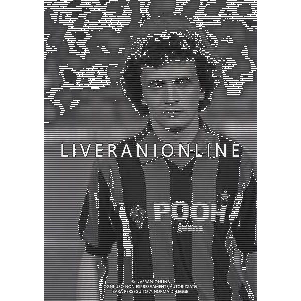 RETROSPETTIVA ALBERTO CAMBIAGHI CALCIATORE NELLA FOTO ALBERTO CAMIAGHI CON LA MAGLIA DEL MILAN NELL\'ANNO 1981-1982 AG ALDO LIVERANI SAS