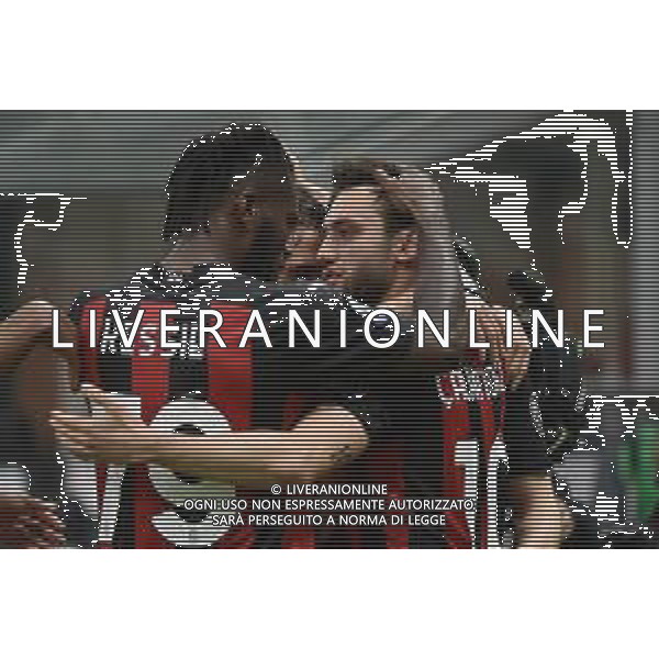 esultanza Milan dopo il gol dell\'1 a 0 Hakan Calhanoglu Milan vs Sassuolo Campionato Serie A TIM - 32a giornata Milano 21-04-2021 Stadio Giuseppe Meazza - San Siro foto Roberto Garavaglia/ag. Aldo Liverani sas / AGENZIA ALDO LIVERANI SAS