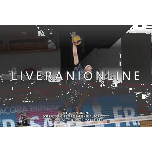 Cerquiglinio/LMedia - Gara 3 Finale Play Off - Sir Safety Conad Perugia vs Cucine Lube Civitanova - Campionato di Volley Superlega Serie A 2020/2021 21 aprile 2021 - Pala Barton, Perugia, Italia Nella foto: aleksandar atanasijevic (n.14 opposite spiker sir safety conad perugia) al servizio @Cerquiglinio/LMedia AG ALDO LIVERANI SAS