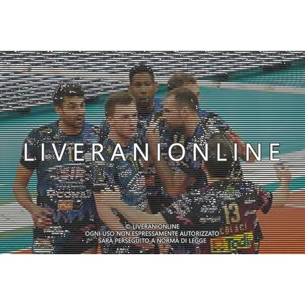 Cerquiglinio/LMedia - Gara 3 Finale Play Off - Sir Safety Conad Perugia vs Cucine Lube Civitanova - Campionato di Volley Superlega Serie A 2020/2021 21 aprile 2021 - Pala Barton, Perugia, Italia Nella foto: sir safety conad esulta @Cerquiglinio/LMedia AG ALDO LIVERANI SAS