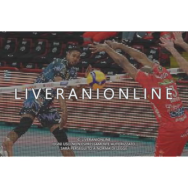 Cerquiglinio/LMedia - Gara 3 Finale Play Off - Sir Safety Conad Perugia vs Cucine Lube Civitanova - Campionato di Volley Superlega Serie A 2020/2021 21 aprile 2021 - Pala Barton, Perugia, Italia Nella foto: wilfredo leon venero (n.9 hitter spiker sir safety conad perugia) vs simon robertlandy (n.13 middleblocker_centrale cucine lube civitanova) @Cerquiglinio/LMedia AG ALDO LIVERANI SAS