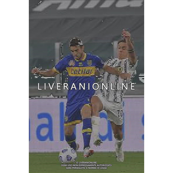 ©Alessandro Falzone/Agenzia Aldo Liverani Torino 21.04.2021 Stadio Allianz Stadium Juventus vs Parma Serie A Tim 2020-2021 Nella foto : Gaston Brugman-Paulo Dybala ©FALZONE / AGENZIA ALDO LIVERANI SAS