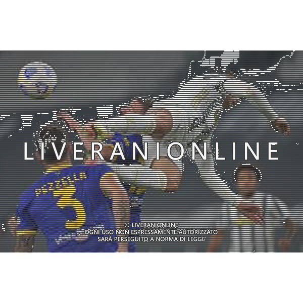 ©Alessandro Falzone/Agenzia Aldo Liverani Torino 21.04.2021 Stadio Allianz Stadium Juventus vs Parma Serie A Tim 2020-2021 Nella foto : Cristiano Ronaldo in volo ©FALZONE / AGENZIA ALDO LIVERANI SAS