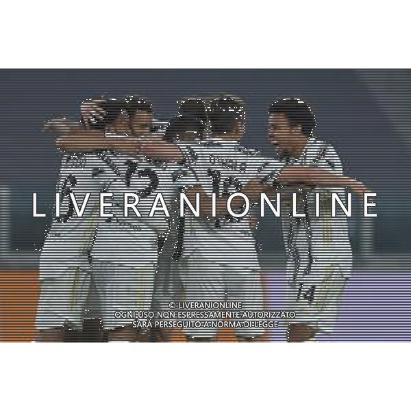 ©Alessandro Falzone/Agenzia Aldo Liverani Torino 21.04.2021 Stadio Allianz Stadium Juventus vs Parma Serie A Tim 2020-2021 Nella foto : Esultanza secondo gol di Alex Sandro ©FALZONE / AGENZIA ALDO LIVERANI SAS