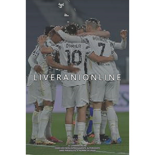 ©Alessandro Falzone/Agenzia Aldo Liverani Torino 21.04.2021 Stadio Allianz Stadium Juventus vs Parma Serie A Tim 2020-2021 Nella foto : Esultanza secondo gol di Alex Sandro ©FALZONE / AGENZIA ALDO LIVERANI SAS