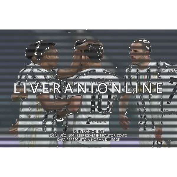 ©Alessandro Falzone/Agenzia Aldo Liverani Torino 21.04.2021 Stadio Allianz Stadium Juventus vs Parma Serie A Tim 2020-2021 Nella foto : Esultanza secondo gol di Alex Sandro con paulo dybala ©FALZONE / AGENZIA ALDO LIVERANI SAS