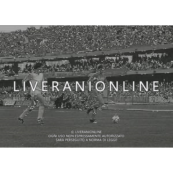 21-03-1982 VERONA- CAMPIONATO DI CALCIO SERIE B VERONA LECCE 2-0 NELLA FOTO DOMENICO PENZO AG ALDO LIVERANI SAS