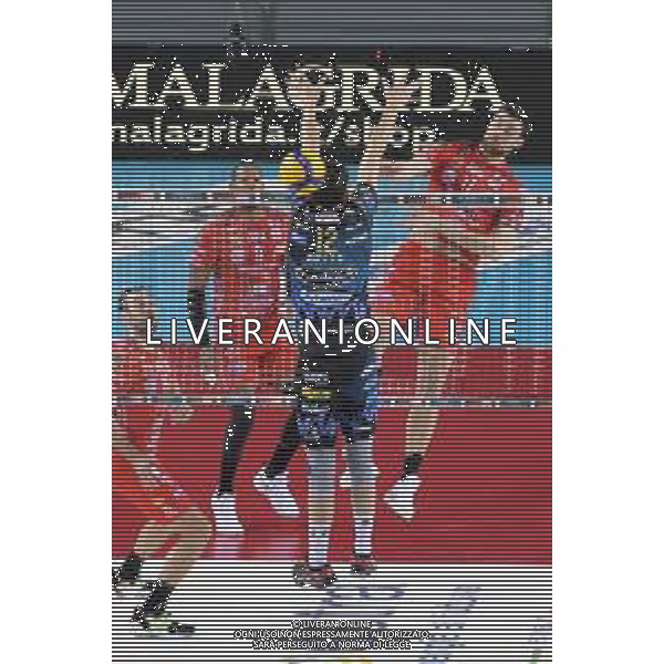 Bartomeolio/LMedia - Gara 4 Finale Play Off - Cucine Lube Civitanova vs Sir Safety Conad Perugia - Campionato di Volley Superlega Serie A 2020/2021 24 aprile 2021 - Eurosuole Forum, Civitanova Marche, Italia Nella foto: Attacco di Simone Anzani #17 (Cucine Lube Civitanova) muro Roberto Russo 12# (Sir Safety Conad Perugia) @Bartomeolio/LMedia/AGENZIA ALDO LIVERANI SAS