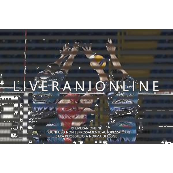 Bartomeolio/LMedia - Gara 4 Finale Play Off - Cucine Lube Civitanova vs Sir Safety Conad Perugia - Campionato di Volley Superlega Serie A 2020/2021 24 aprile 2021 - Eurosuole Forum, Civitanova Marche, Italia Nella foto: Attacco di Kamil Rychlicki #11 (Cucine Lube Civitanova) Muro di Wilfredo Leon Venero 9# (Sir Safety Conad Perugia) Sebastian Sole #11 (Sir Safety Conad Perugia) @Bartomeolio/LMedia/AGENZIA ALDO LIVERANI SAS